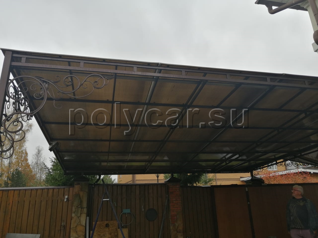 навес для дома из поликарбоната